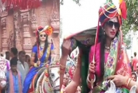 তলোয়ার হাতে ঘোড়ায় চড়ে বিয়ে করতে গেলেন দুই বোন!