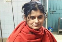 কেউ তাকে চিনলে দয়া করে লালমনিরহাট সদর হাসপাতালে যোগাযোগ করুন