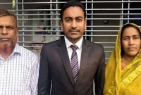 বাবা সিকিউরিটি গার্ড, মা কাজের বুয়া ছেলে এখন জজ!