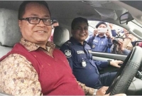 প্রথমবার গাড়ি চালিয়ে বাড়ি গেলেন রাষ্ট্রপতির ছেলে, অবাক হাওরবাসী