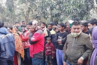বাবাকে কোদাল দিয়ে কু'পিয়ে মা'রল একমাত্র ছেলে বাবাকে কোদাল দিয়ে কু'পিয়ে মা'রল একমাত্র ছেলে