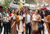 তারকাদের নিয়ে নৌকার পক্ষে ভোট প্রচারে ব্যস্ত আতিকুলের স্ত্রী