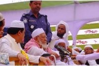 সবাইকে পী'রের মু'রিদ হতে হবে : আল্লামা শফী