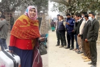 যন্ত্রপাতি নেই, যাত্রীদের জিজ্ঞাসা করেই করোনা শনাক্ত