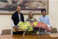 গণভবনে প্রধানমন্ত্রীকে শুভেচ্ছা জানালেন তাপস-আতিক