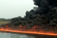 আসামে নদীতে দাউদাউ করে জ্বলছে আ'গুন, আ'তঙ্কে কাঁপছে স্থানীয়রা