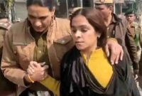 বোরখা পরে শাহীনবাগে হিন্দু নারী, গতিবিধি সন্দে'হজনক ঠে'কায় ধ'রলেন বিক্ষো'ভকারীরা!