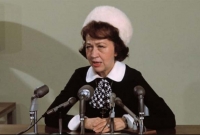 'এই বছরই পৃথিবী ধ্বং'স হবে' জানালেন কেনেডি হ'ত্যার ভবিষ্যৎবাণী করা সেই নারী