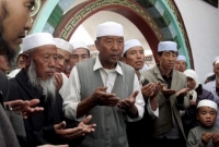 হালাল খাবার খেয়ে আল্লাহর রহমতে নিরাপদে আছে চীনের উইঘুর মুসলিমরা!