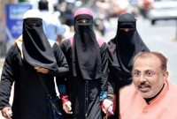 বোরকা নি'ষিদ্ধের দাবি করায় বিজেপি মন্ত্রীকে শো'কজ