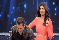 শিল্পা শেঠি মশকরা করায় কেঁদে ফেললেন সালমান খান