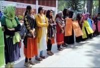 'নারী হিসেবে, সমাজের একজন পুরুষকেও বিশ্বাস করতে পারছি না' 'নারী হিসেবে, সমাজের একজন পুরুষকেও বিশ্বাস করতে পারছি না'