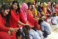 মায়ের পা ধুয়ে ভালোবাসা দিবস পালন