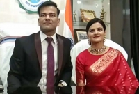 ছুটির অভাবে ভালোবাসা দিবসে অফিসেই বিয়ে সারলেন জেলাশাসক ও এএসপি