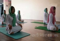 এবার ভারতে মসজিদের মধ্য যোগাসন অনুশীলন