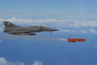 বিমান থেকে ক্রু'জ ক্ষে'পণা'স্ত্রের সফল পরীক্ষা চালাল পাকিস্তান