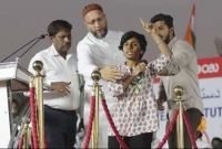 ভারতীয় তরুণীর মুখে 'পাকিস্তান জিন্দাবাদ' স্লো'গা'ন