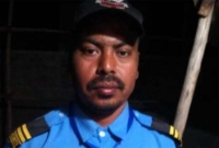 ২০০ কিলোমিটার গিয়ে মানিব্যাগ ফিরিয়ে দিলেন গার্ড মুদবির খান