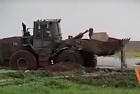  ফিলিস্তিনের নাগরিককে গু'লি করে হ'ত্যার পর বুলডোজার দিয়ে পি'ষে দিল ইসরায়েল!