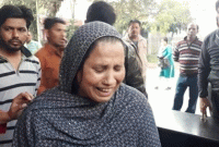 দিল্লির হাসপাতালে সন্তানের লা'শের অপেক্ষা, নিহ'ত হিন্দু-মুসলিম দুই সম্প্রদায়ের মানুষই