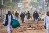 ফুঁ'পিয়ে কাঁ'দতে কাঁ'দতে তাহির বললেন, ‘ওরা বাড়িতে আ'গুন লাগিয়ে দিল