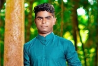 ‘মা'রা গেলে আমার ক'বরে ফুল দিও না, কোরআন তেলাওয়াত করিও’ স্ট্যাটাস দিয়ে দু'র্ঘ'টনায় নিহ'ত যুবক