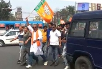 অমিত শাহের সভা কেন্দ্র করে কলকাতা রাজপথেও স্লো'গা'ন 'গু'লি মারো'