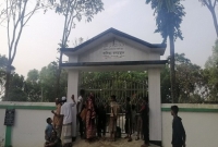 ধামরাইয়ে গোরস্থানে কঙ্কা'ল গাছে ঝু'লিয়ে ফুল দিয়ে শ্রদ্ধা