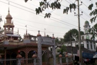 পাশাপাশি মসজিদ-মন্দির, শ্রীমঙ্গলে সম্প্রীতির উজ্জ্বল নিদর্শন