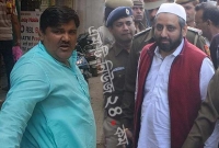 মুসলিম বলেই শা'স্তি পাচ্ছেন তাহির হোসেন : বিস্ফো'রক দিল্লীর আপ বিধায়ক