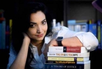 'মানুষ শান্তি চায়, নোংরা রাজনীতি নয়' বলেই নিজেকে মুখ্যমন্ত্রী পদে ঘোষণা ভারতীয় তরুণীর