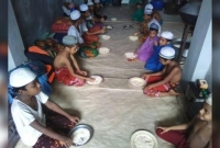 শুধু মুড়ি খেয়েই বেঁচে আছে হাফেজিয়া মাদ্রাসার শতাধিক এতিম শিশু!