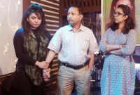 আদালতের কাঠগড়ায় বাবাকে দেখে কাঁদলেন কণ্ঠশিল্পী মিলা