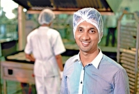 ষষ্ঠ শ্রেণিতে ফেল করা এই মোস্তফা আজ সামলাচ্ছে ৪০০ কোটি টাকার ব্যবসা!