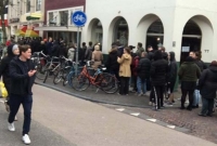 করোনার ভ'য়ে নেদারল্যান্ডসে গাঁ'জা কিনতে দী'র্ঘ লাইন!