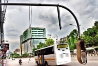 করোনা আত'ঙ্কে ফাঁকা হচ্ছে ঢাকা!