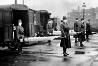 ১০০ বছর আগে যে ভাইরাস কাঁ'পিয়ে দিয়েছিল ভারতবর্ষকে