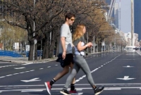 গোটা স্পেনই গৃহব'ন্দি, রাস্তায় বার হলেই ধ'রছে পুলিশ