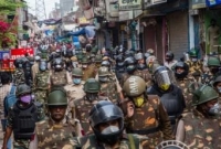 পরিস্থিতি সামাল দিতে ভারতে ঘরের বাইরে দেখামাত্র গু'লির নির্দেশ!