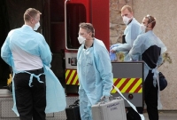 যুক্তরাষ্ট্রেও পরিস্থিতি নিয়ন্ত্রণে আসছে না, মৃ'ত্যু ১০০০ ছাড়াল