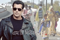 ২৫ হাজার দিনমজুর পরিবারের দায়িত্ব নিজের কাঁধে তুলে নিলেন সালমান খান