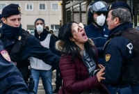 করোনার কারণে লুটপাট ঠেকাতে যুক্তরাষ্ট্রে বন্দুক কেনার হিড়িক