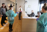 লকডাউন ছাড়াই যেভাবে করোনা মোকাবেলা করছে ইউরোপের এই দেশটি