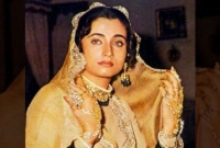 দীর্ঘ প্রেম, তিনবার বিয়ে, অতঃপর…