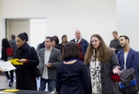 যুক্তরাষ্ট্রে দুই সপ্তাহে চাকরি হারালেন ১ কোটি মানুষ!