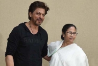 দিদি, আপনার নিঃস্বার্থ মানবিক কাজে ভাই হয়ে হাত বাড়ানো আমার কর্তব্য: মমতাকে শাহরুখ খান