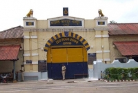 করোনায় কারামুক্তি, জেল থেকে বেরিয়েই পুলিশের স্ত্রীকে গলা কেটে হ'ত্যা!