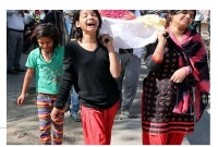 কেউ এগিয়ে আসেনি, কাঁ'দতে কাঁ'দতে চার মেয়ে কাঁধে তুলে নিলেন বাবার লা'শ!