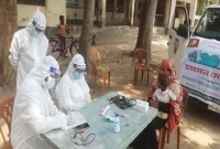 করোনাভাইরাস: রোগীর বাড়িতে ডাক্তার, প্রশংসায় ভাসছেন মাশরাফী