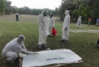 খা'টিয়া দিলো না গ্রামবাসী, মাটিতে রেখেই জানা'জা!